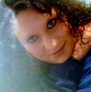 Meet your Posher, Carrie